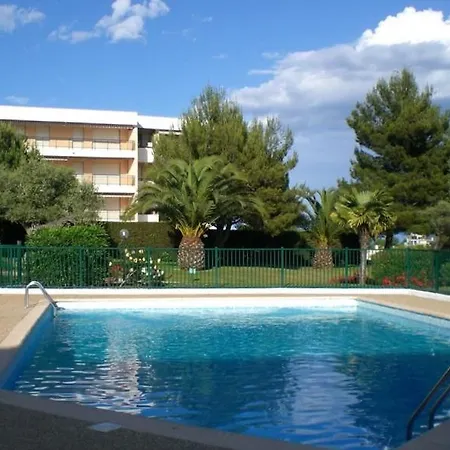 Studio En Rez De Jardin Dans Residence Avec Piscine Апартаменты Жуан-ле-Пен