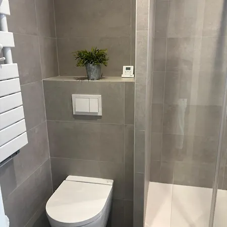 Studio En Rez De Jardin Dans Residence Avec Piscine * ז'ואן-לה-פינס