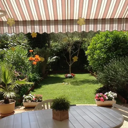 Studio En Rez De Jardin Dans Residence Avec Piscine דירה